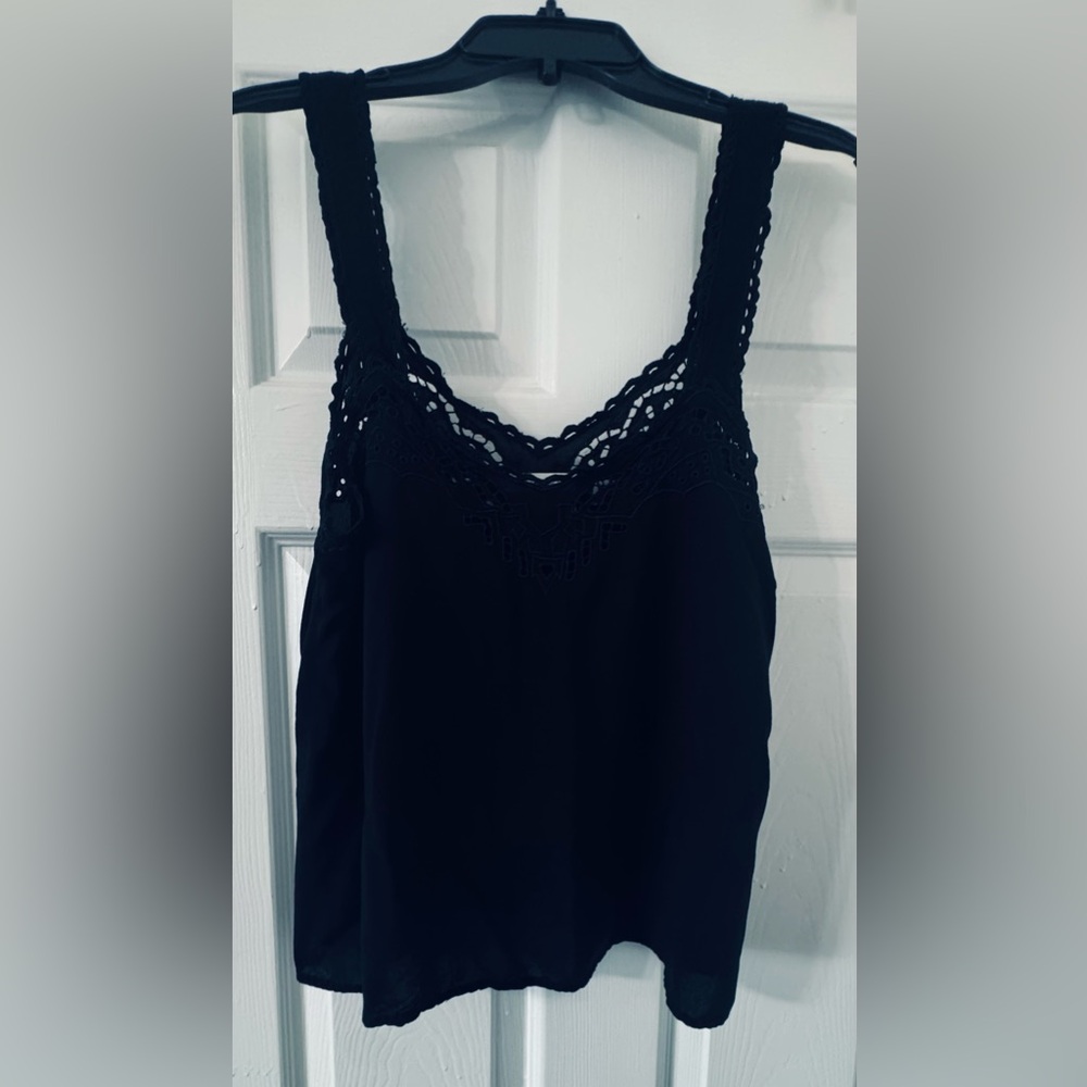 Chic Black Lace Women's Tank Top